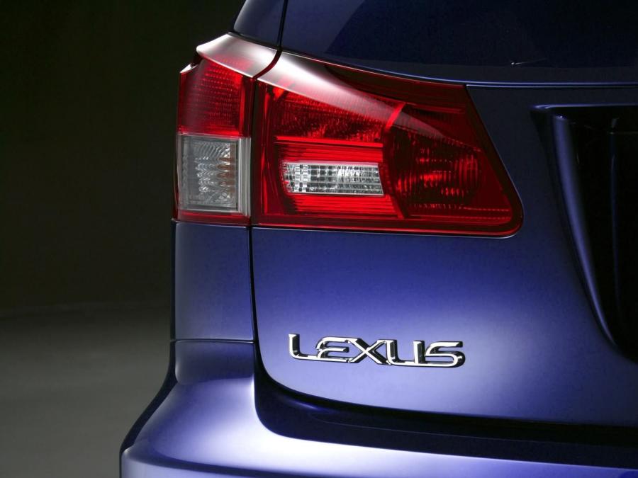  Lexus IS-F 2010 года  (фото 28 из 140)